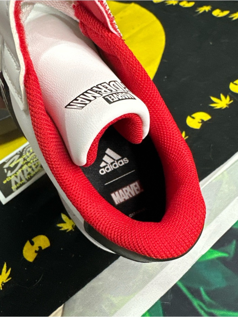 Adidas Grand Court X Marvel Spider-Man Size 2Y - Picture 7 of 7